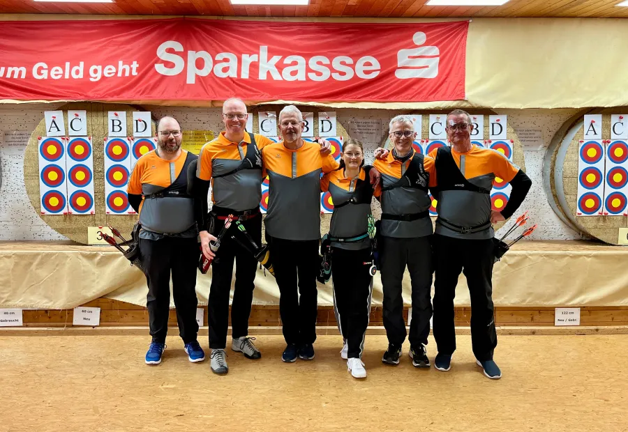 Die Recurve-Schützen in Sittenbach Gruppenfoto