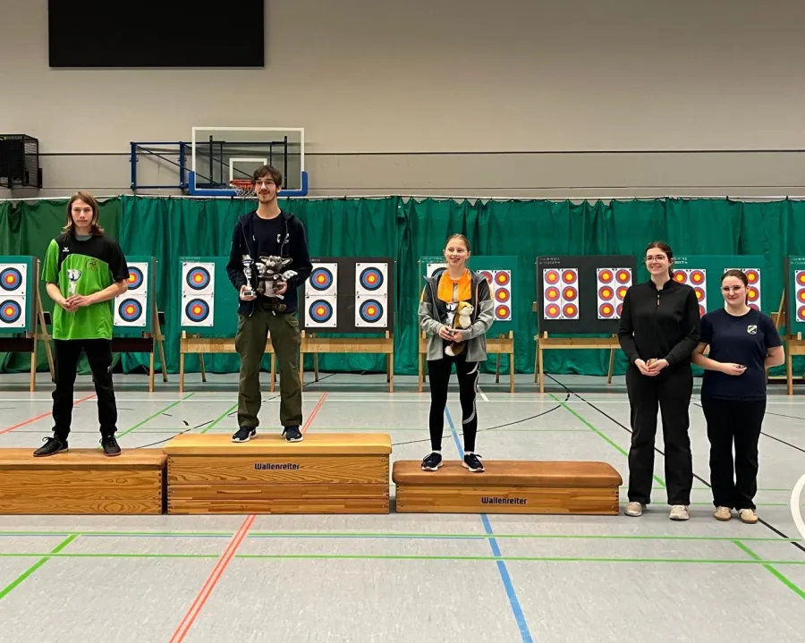 Gesamtes Podest mit Leni auf Platz 3